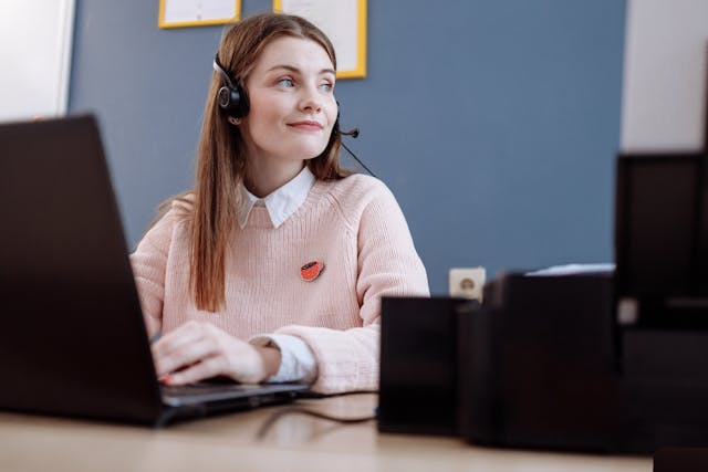 Air Travel: How Do I Contact to Someone at Priceline by Phone | Smart Money Match
